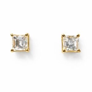 Natural diamond in 18K yellow gold Square Stud Earrings